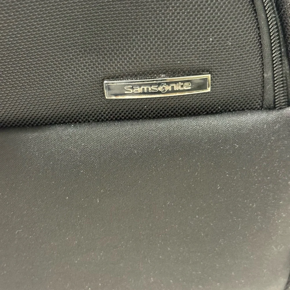 Samsonite laptop carry case w/adj straps un-used blk